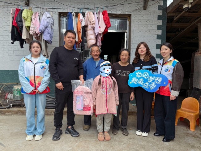 以爱为帆护成长,爱心帮扶伴童行——小海豚计划一对一帮扶为困境女童点亮成长微光