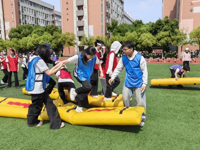 加油声里的励志课：武汉交通职业学院这场资助育人运动会“活”起来了