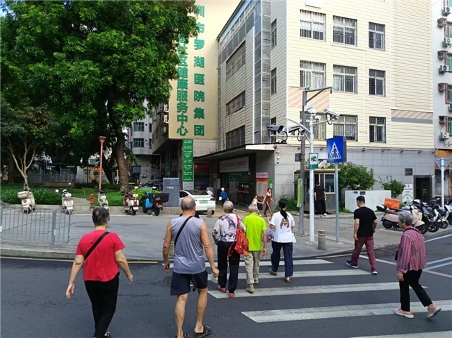 专车接送、闭环服务！社企联手打通老年体检“最后一公里”