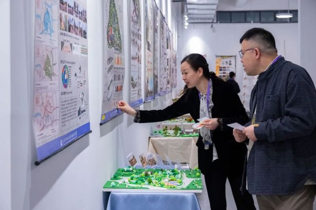 “艺”犹未尽！武汉纺织大学外经贸学院2026届毕业设计展圆满落幕