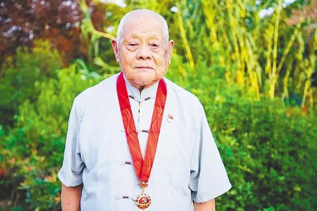 坑道里火线入党 转业后回乡务农  上甘岭老英雄黄发芝 深藏功名70年