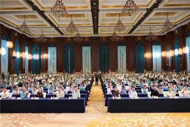 “国学启蒙·健康童行”大国育儿公益活动暨九典少年行楚韵岐黄夏令营走进湖北嘉鱼