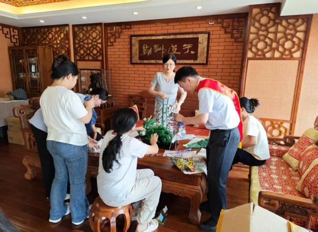 普惠金融送企上门,风险宣教筑牢防线——民生银行汉西支行开展企业专场金融宣传服务活动