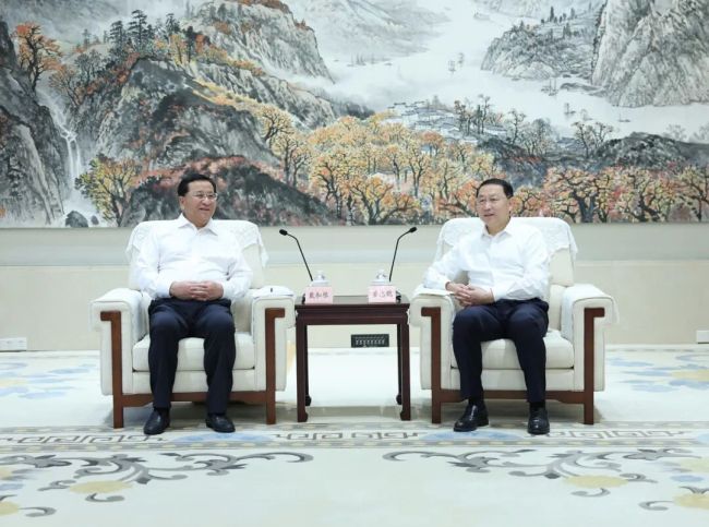 关志鸥会见中国铁建董事长戴和根