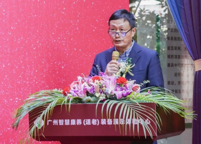 广州市民政局一级调研员吴明顺,广州岭南教育集团创始人,董事长贺惠山