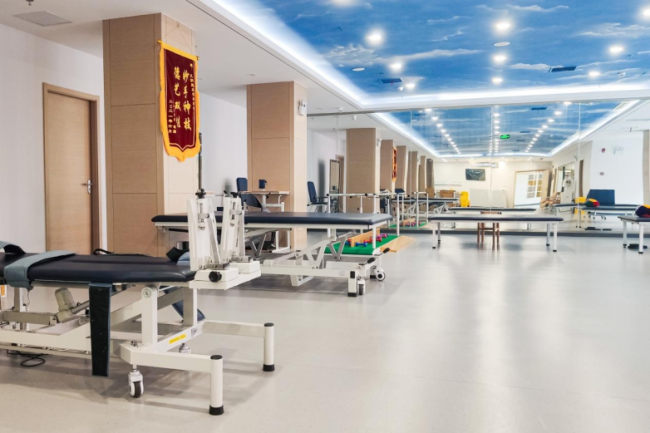 2025治疗腰椎间盘突出哪家好？江阴惠友骨科医院专家团队推荐