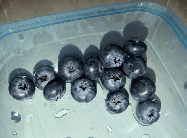 每天一把蓝莓抗炎？女子连吃2天进医院！
