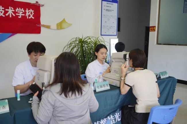 福建省闽江职业技术学校与东南眼科医院举办2026年“征兵光明行”公益活动