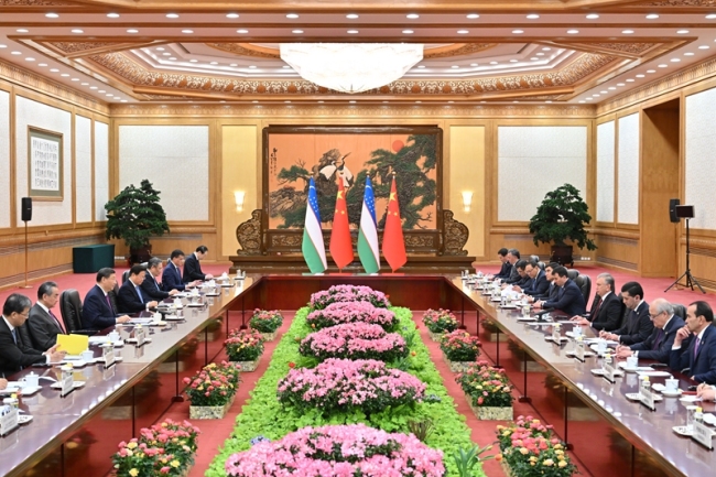 習主席 ウズベキスタン大統領と会談
