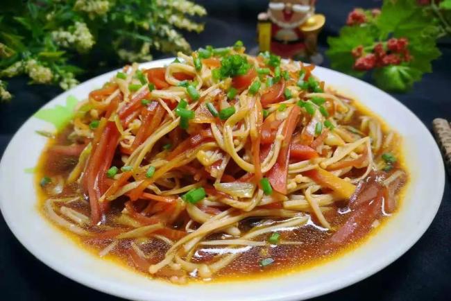 这两样菜一起炒，鲜嫩爽滑，宁可不吃肉也要吃它，好吃不贵！