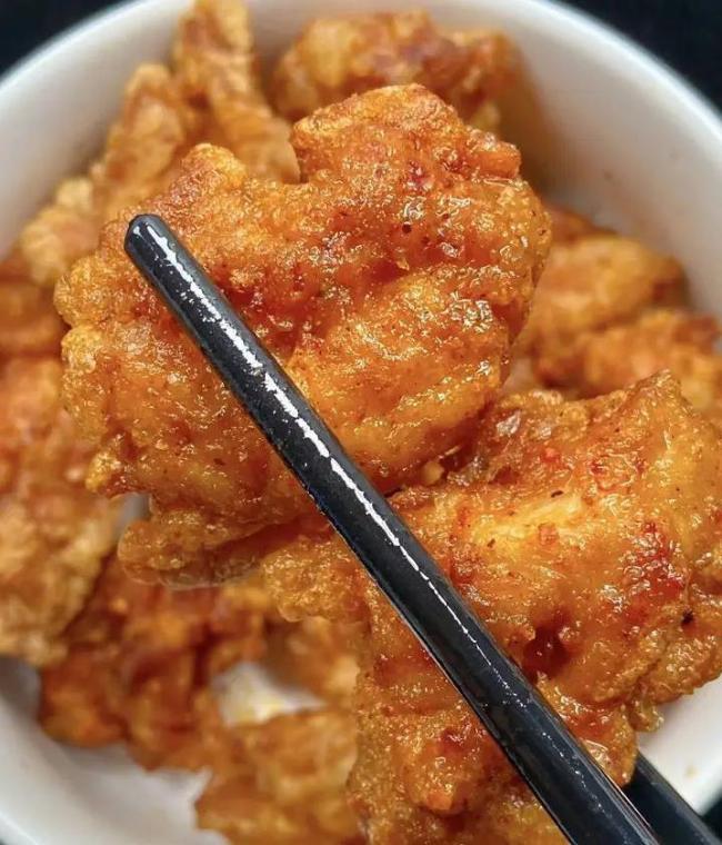 家常鸡腿秒变大厨菜，椒盐香气满屋飘，你敢试吗？