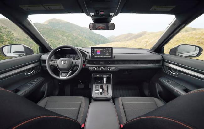 混动 SUV 巅峰对决！2026 款丰田 RAV4 混动版 VS 本田 CR-V 混动版，谁更值得买？