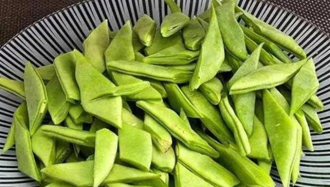 扁豆炒出翠绿香，10分钟学会大厨做法，好吃到舔盘！