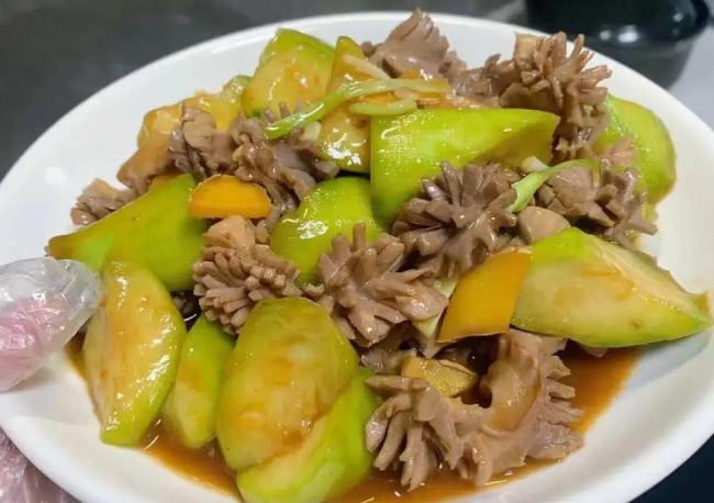 丝瓜炒鸡蛋10分钟上桌，鲜嫩下饭，美容清热全家爱？