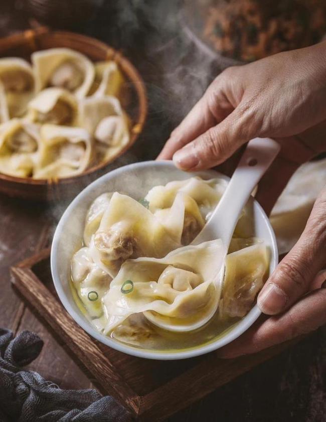 云吞馄饨傻傻分不清？揭秘两种面食的惊人区别！