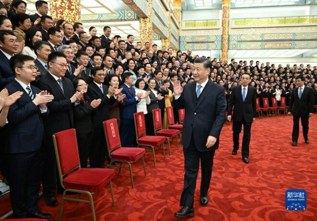 Xi Beramah Mesra dengan Perwakilan Wartawan