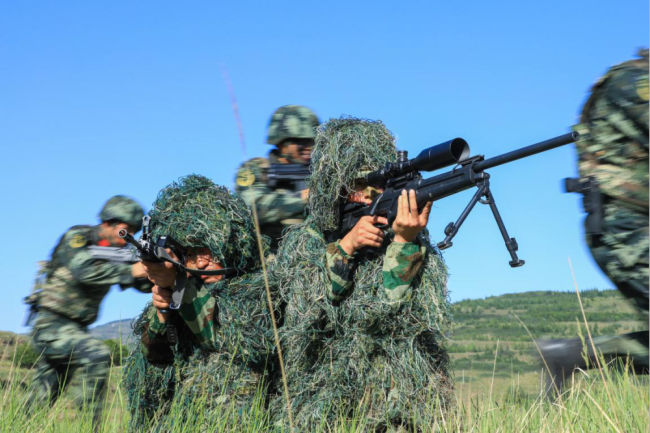 练练练！多图直击武警侦察队员实战化综合演练现场