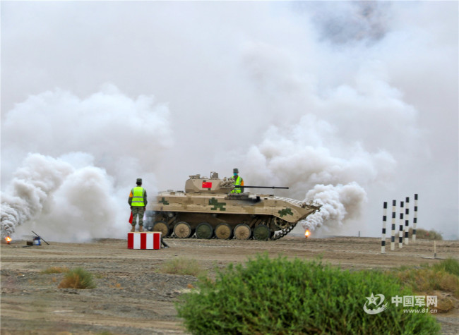 国际军事比赛：中国车组夺得“苏沃洛夫突击”单车赛第二轮第一名