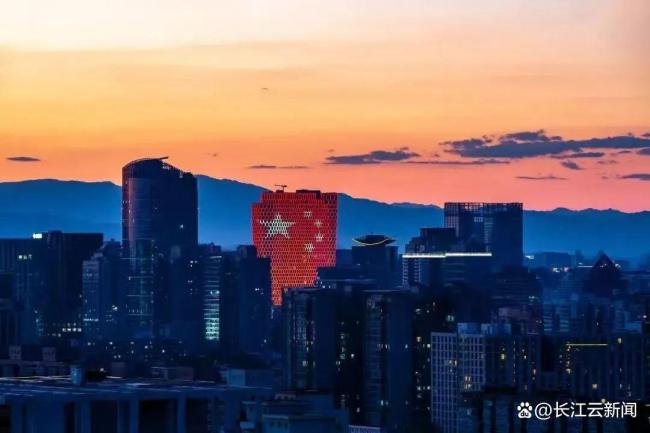 媒体称再增加5%才像特朗普 关税闹剧愈演愈烈