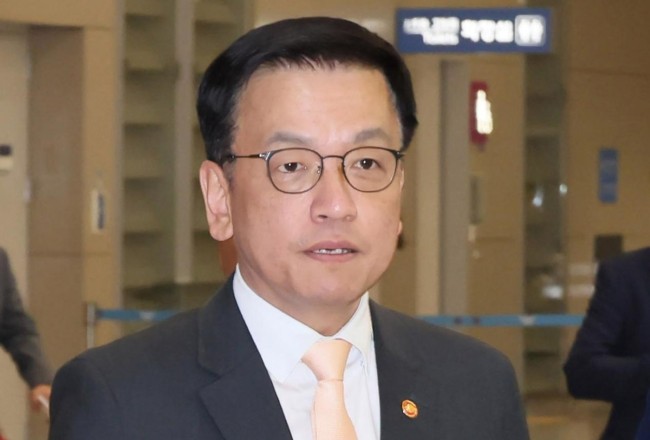 大V：韩国暂时没总统反而是件幸事 特朗普施压下的喘息机会