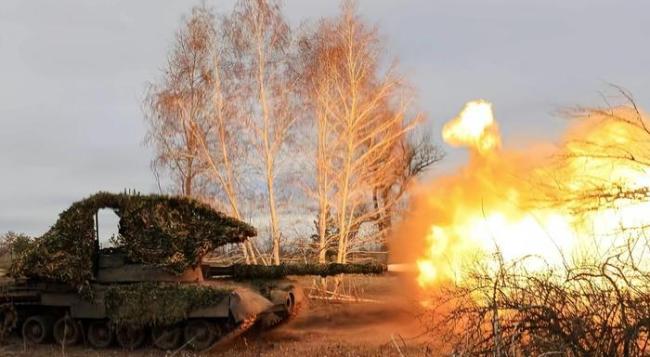 俄軍投3噸重磅炸彈轟炸烏軍 頓涅茨克火海一片