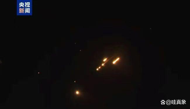 伊朗多枚導(dǎo)彈夜間齊射 呼嘯升空直撲以色列 毀滅性回應(yīng)震動全球