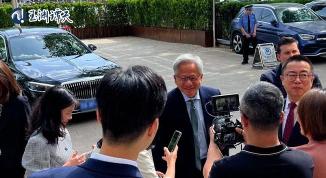 美商务部长自吹：就是要领先中国一步 技术出口放宽背后