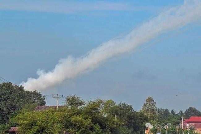 牛彈琴：特朗普干了件好事 電話促泰柬?；?></a><h3 class=