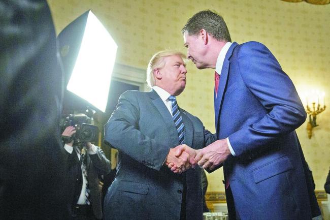 特朗普连续四个帖子攻击科米，被指控为荆棘而