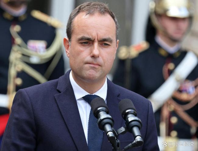 大V:法国政坛上演马克龙式轮回 总理成政治回旋镖