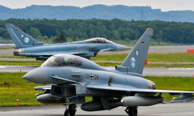 德国订购20架新型“台风”战机 强化四代半机队