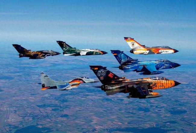 德国订购20架新型“台风”战机 强化四代半机队