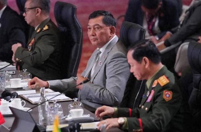 印尼国防部长辟谣:没敲定购买歼-10,会不会放中国鸽子?国际军购博弈引关注