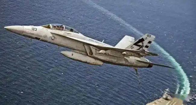 卫星图揭美军机南海坠毁真相 异常打捞引猜测