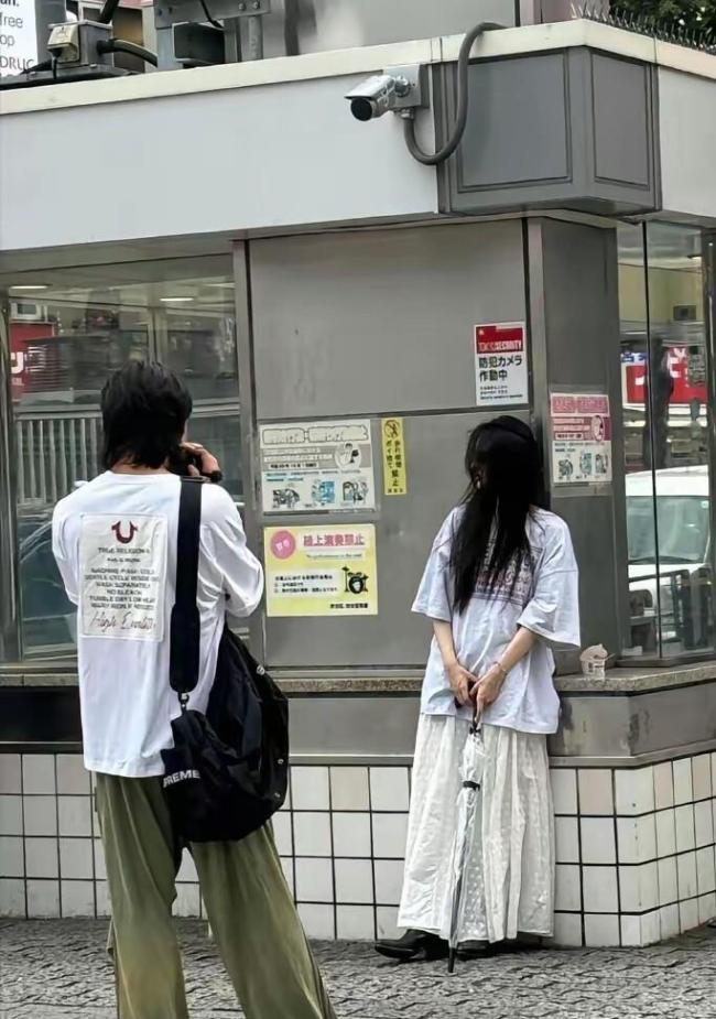 徐璐陪小5岁男友日本度假 甜密霎时引争议