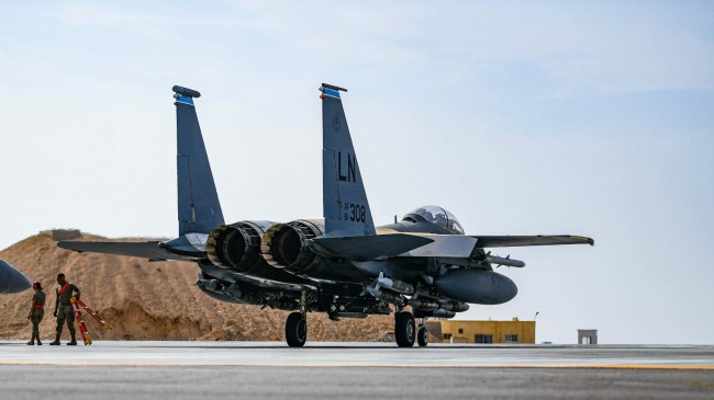 美国空军公布的此次F-15E战机“搬运航弹”演练现场照