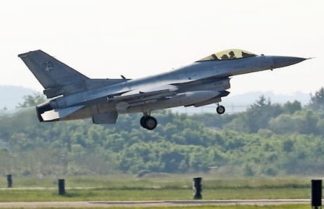 韩军KF-16起飞时飞行员紧急弹射，所有军机停飞