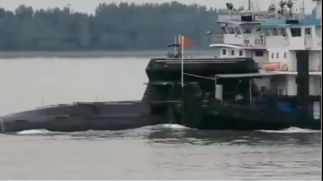 "中国最先进常规潜艇"刚"露面" 美媒就给它找"爹"