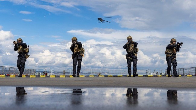 英国皇家海军测试多款无人机 军官：不会取代突击队