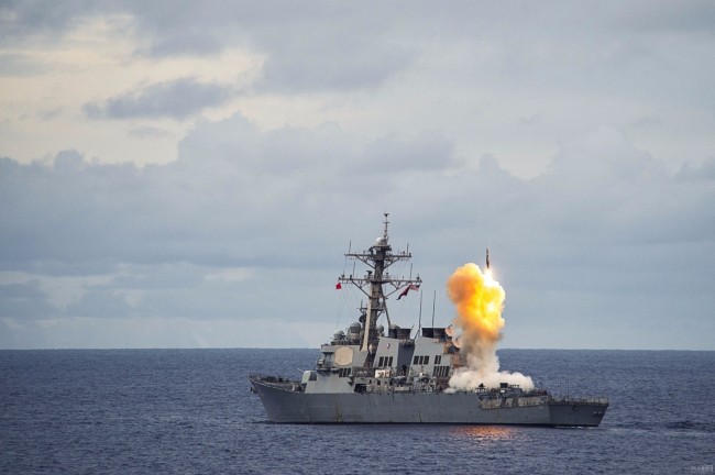 美海军“宙斯盾”进行最复杂测试 同时拦截2枚弹道导弹