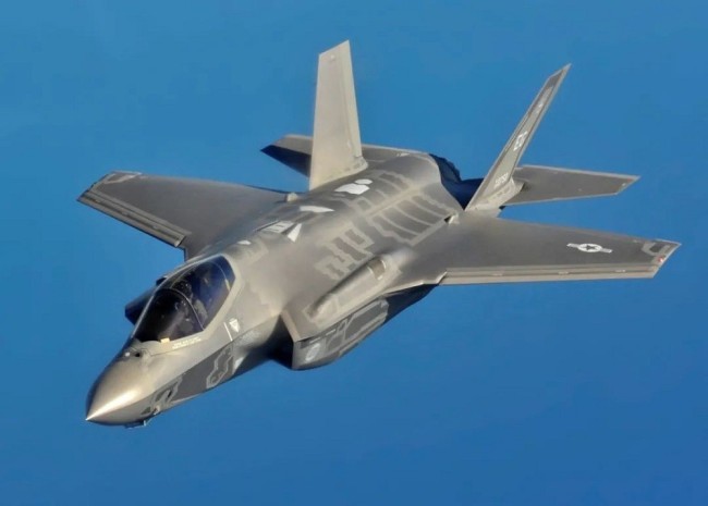 阿联酋停买F-35为哪般，专家：或采购他国五代机