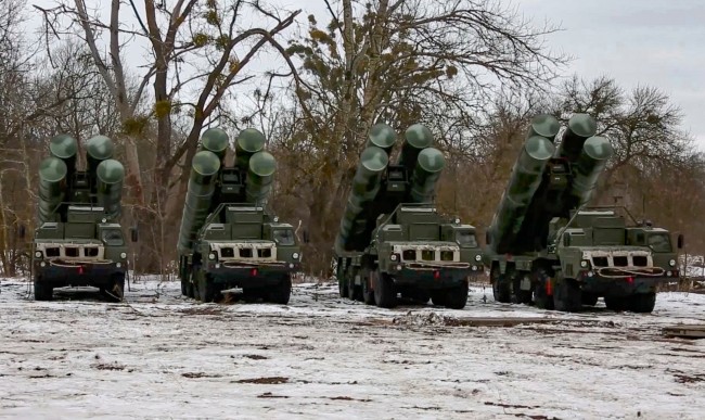 俄罗斯和白俄罗斯在白举行联合军演 