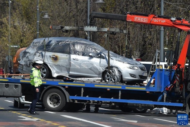 男子开着装满燃料的车撞向俄驻罗马尼亚大使馆 当场死亡