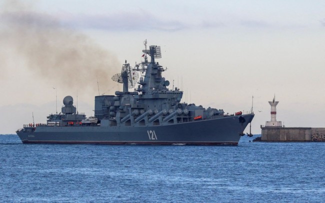 俄国防部证实黑海舰队旗舰莫斯科号巡洋舰遭重创