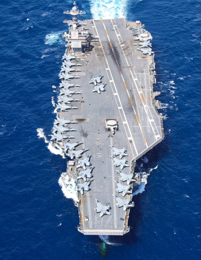 美国海军航空母舰 USS Gerald R. Ford (CVN-78) 于4月13日驶过大西洋。USS Gerald R. Ford 在作战部署之前正在进行航母资格认证和打击群整合。