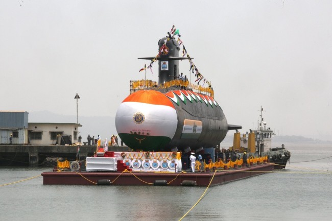 印度最新潜艇下水 外形圆胖