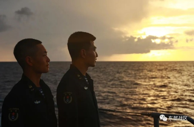 惊艳！这是护航官兵镜头里的中国南海