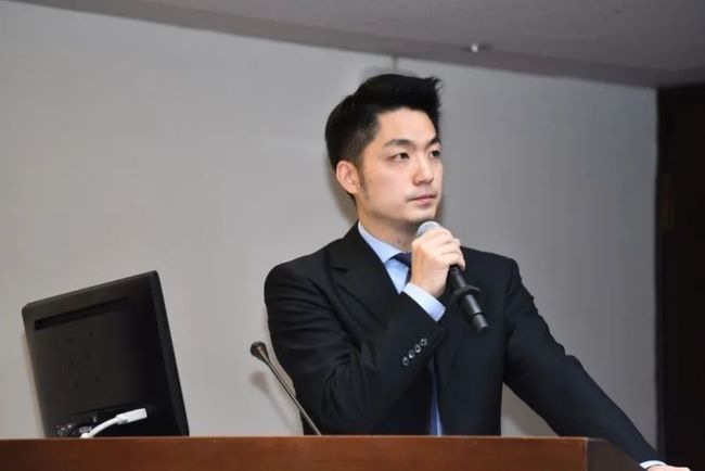 蒋万安拜谒蒋经国陵寝难过拭泪蒋经国离世35年