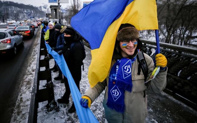民调从33%升到85% 乌克兰绝大部分受访者称完全信赖总统泽连斯基