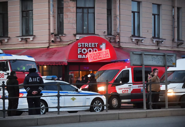俄一战地记者咖啡馆遇害，爆炸事件已造成1人死亡25人受伤，扎哈罗娃发声指责西方保持沉默